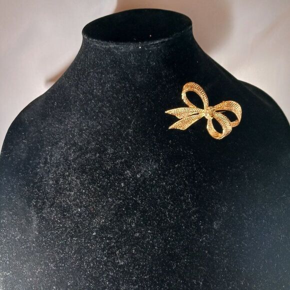 Vintage Roman Gold Tone Brooch Pin - Picture 3 of 8